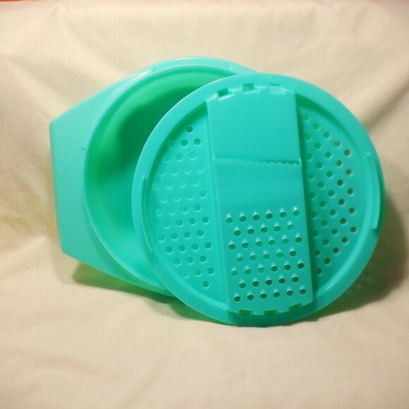 ~ TUPPERWARE ~ Grater Bowl, and Grater, Cheese Shedder, Cheese Slicer ~ - Picture 1 of 1